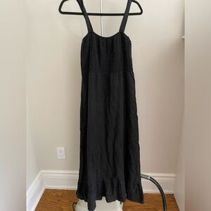 PistacheLong linen black dress
